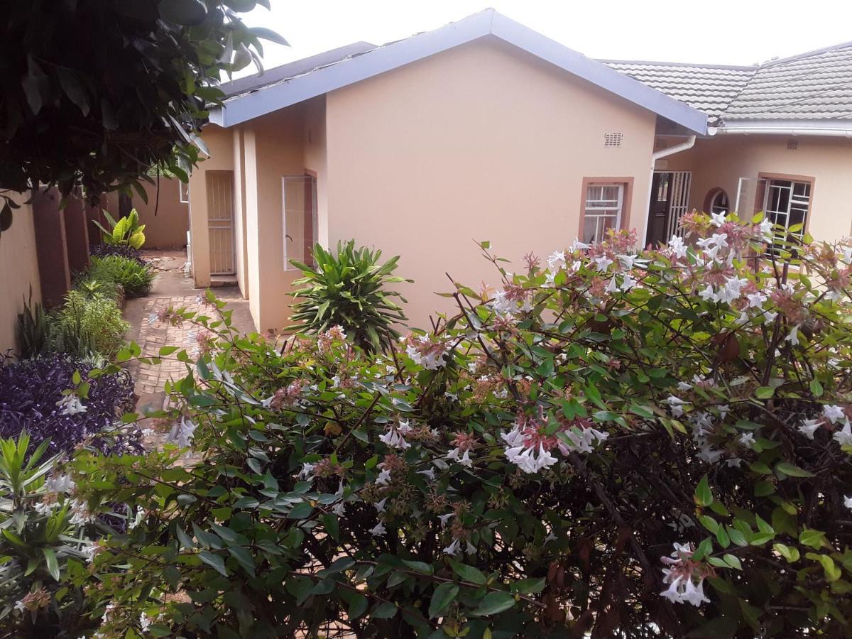 Vuya Nathi Bed And Breakfast Manzini Extérieur photo